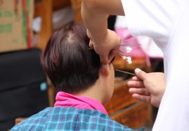 ear cleaning in Chengdu/China - eine Andersartigkeit der besonderen Güte...